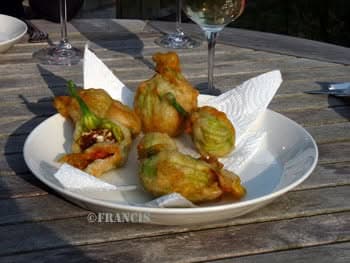 Gefrituurde courgetteblomen